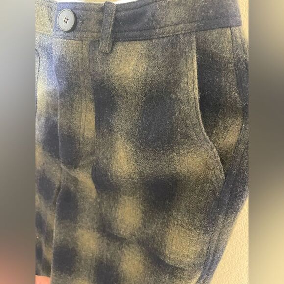 Sold  - Picture 3 of 7